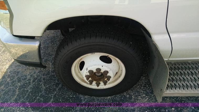 image for item BK9713 2009 Ford E350 Super Duty van