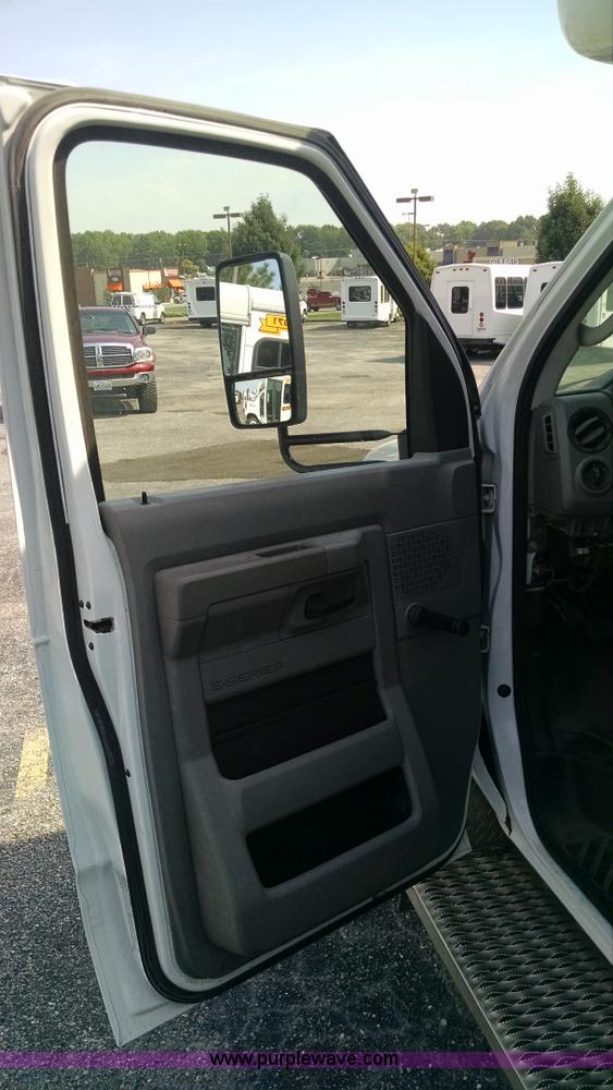 image for item BK9713 2009 Ford E350 Super Duty van