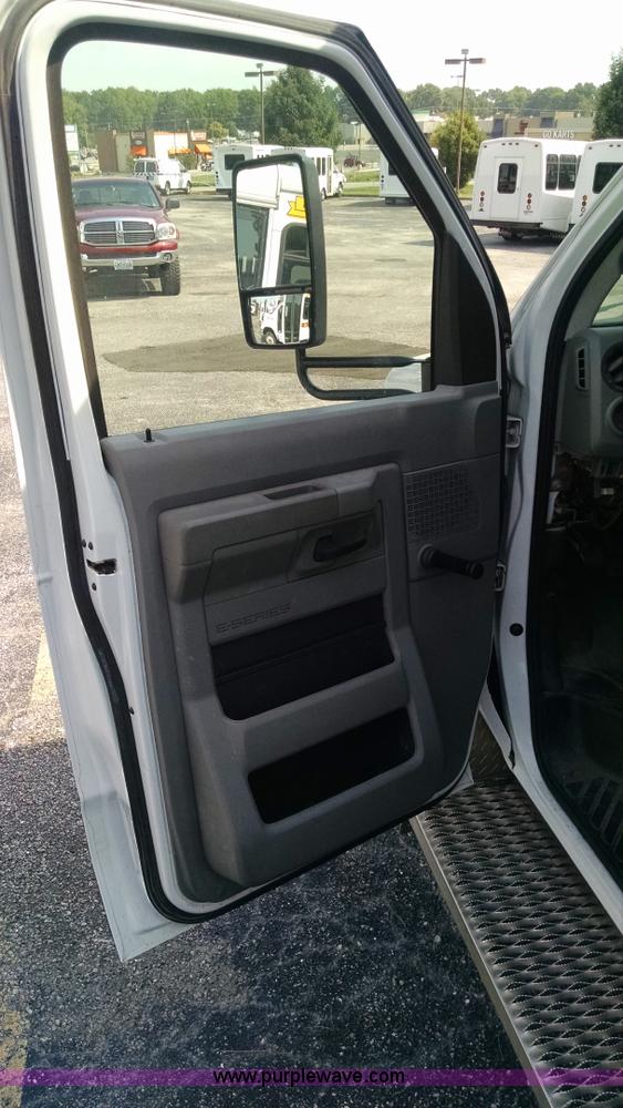 image for item BK9713 2009 Ford E350 Super Duty van