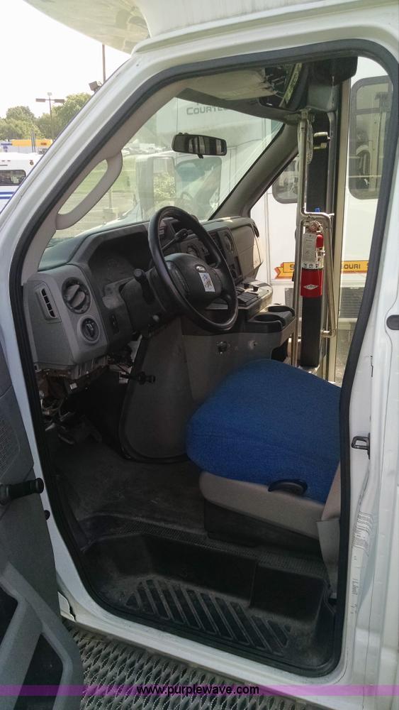 image for item BK9713 2009 Ford E350 Super Duty van