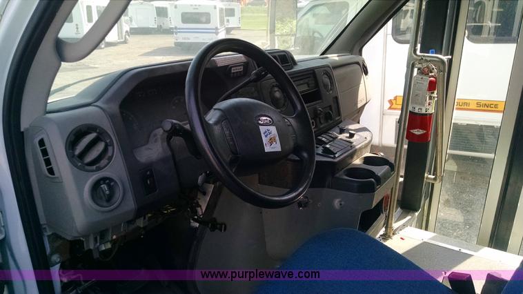 image for item BK9713 2009 Ford E350 Super Duty van