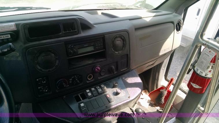 image for item BK9713 2009 Ford E350 Super Duty van