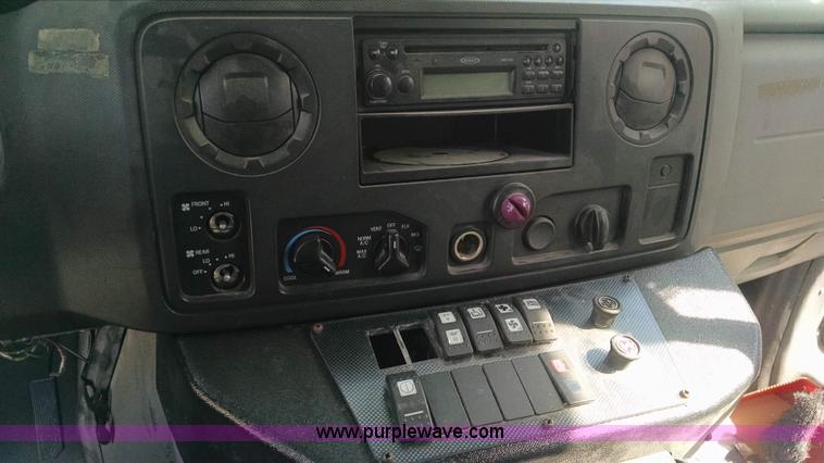 image for item BK9713 2009 Ford E350 Super Duty van