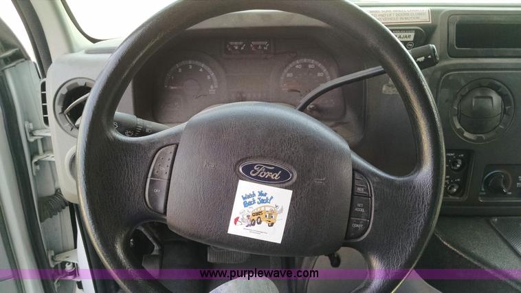 image for item BK9713 2009 Ford E350 Super Duty van