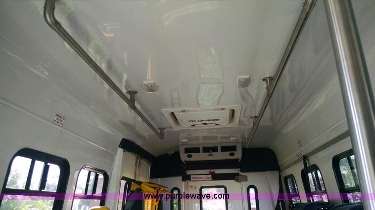 image for item BK9713 2009 Ford E350 Super Duty van