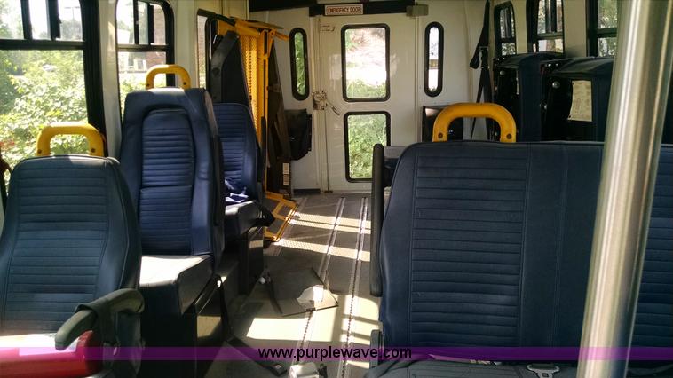 image for item BK9713 2009 Ford E350 Super Duty van