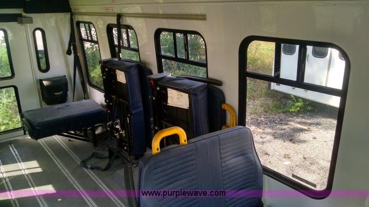 image for item BK9713 2009 Ford E350 Super Duty van