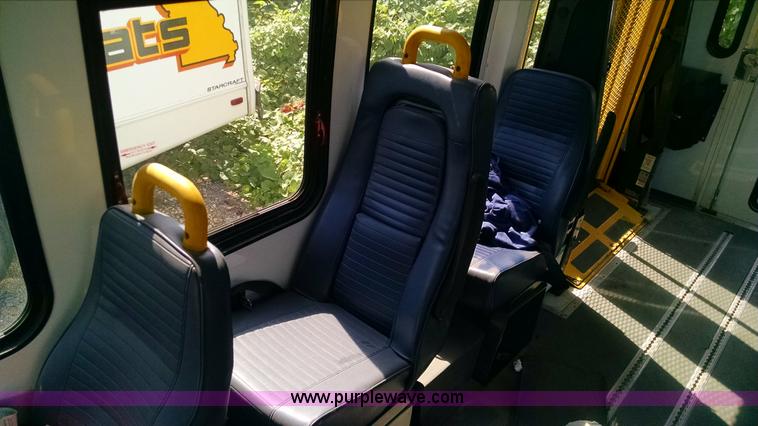 image for item BK9713 2009 Ford E350 Super Duty van