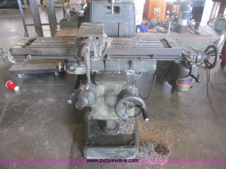 image for item BM9102 Induma vertical mill