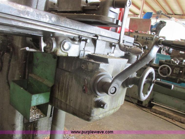 image for item BM9102 Induma vertical mill