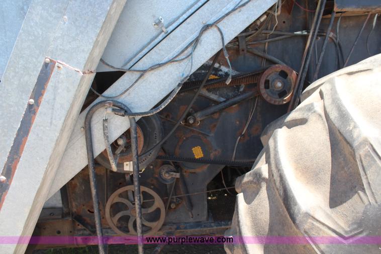 image for item BO9389 Gleaner M combine