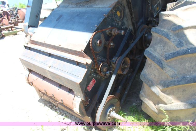 image for item BO9389 Gleaner M combine
