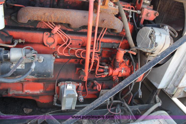 image for item BO9389 Gleaner M combine