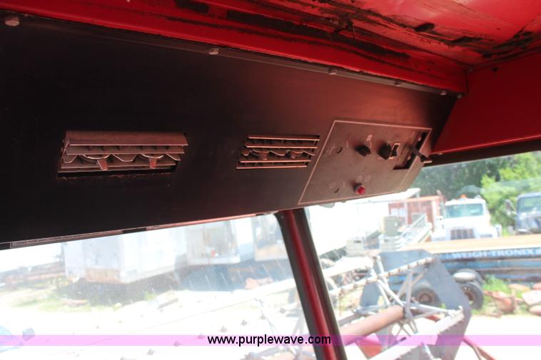 image for item BO9390 Massey-Ferguson 750 combine