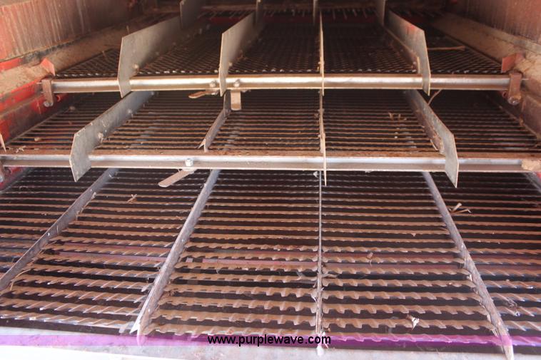 image for item BO9390 Massey-Ferguson 750 combine