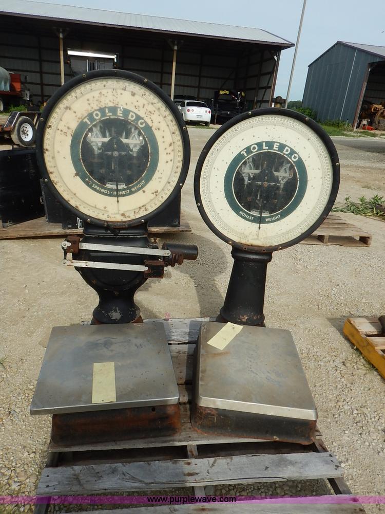(2) Toledo scales in St. Marys, KS Item BO9941 sold Purple Wave
