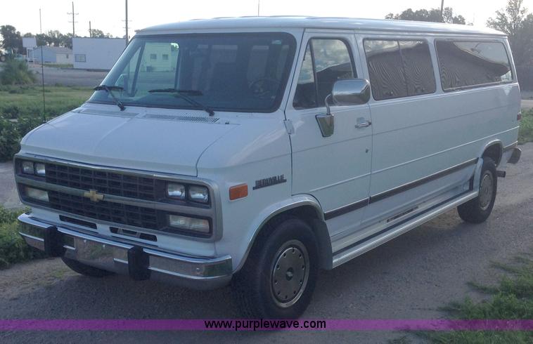 image for item D1652 1995 Chevrolet G30 Extended Beauville van