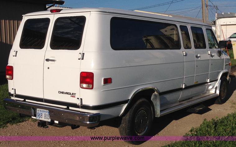 image for item D1652 1995 Chevrolet G30 Extended Beauville van