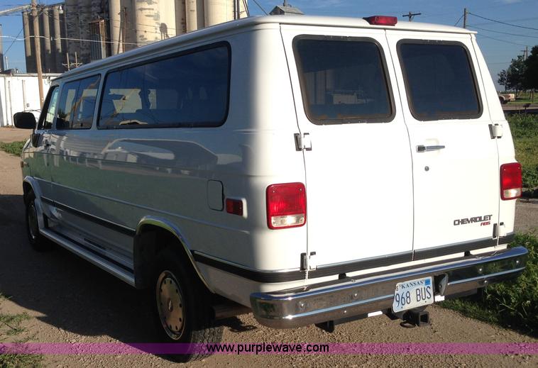 image for item D1652 1995 Chevrolet G30 Extended Beauville van