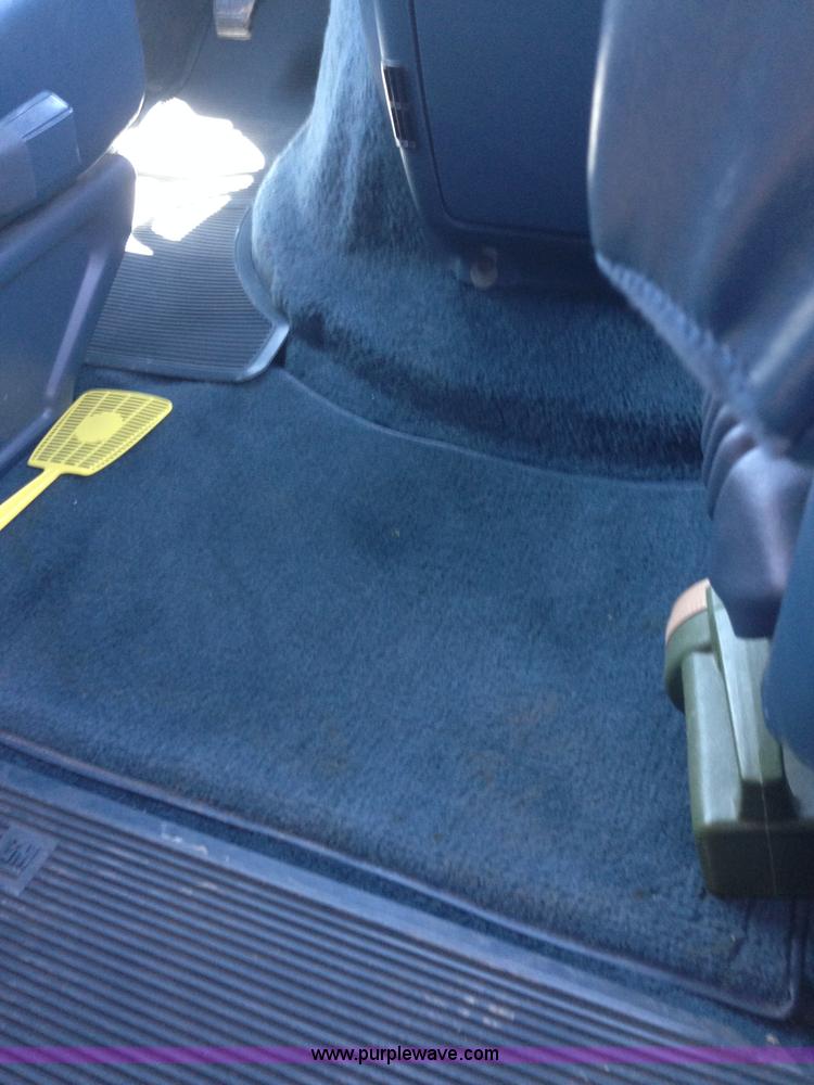 image for item D1652 1995 Chevrolet G30 Extended Beauville van