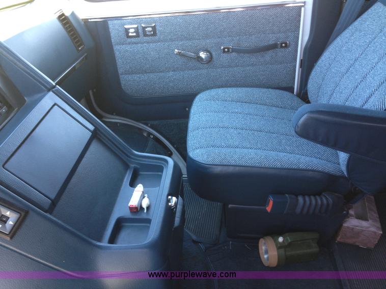 image for item D1652 1995 Chevrolet G30 Extended Beauville van