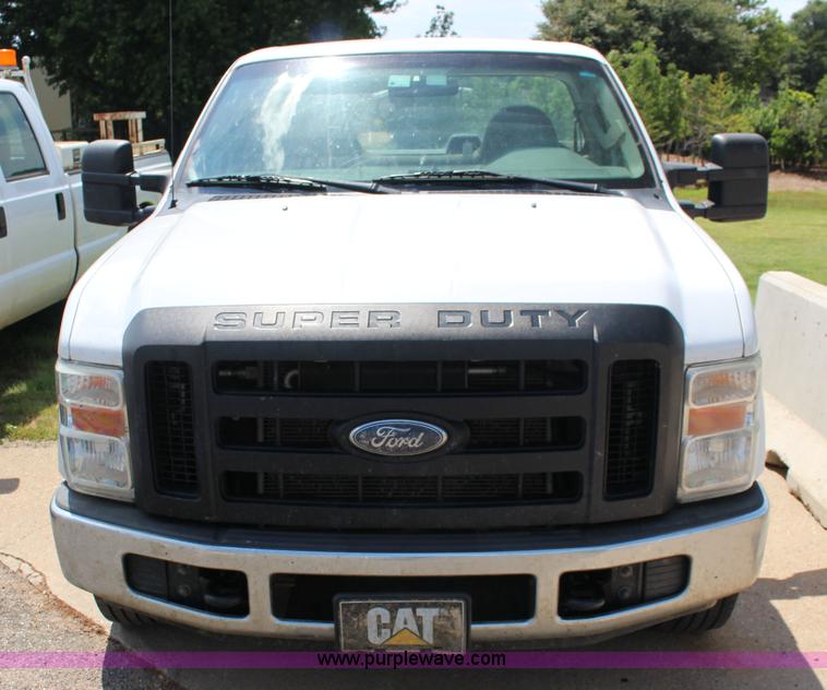 image for item F7916 2009 Ford F250 XL pickup truck