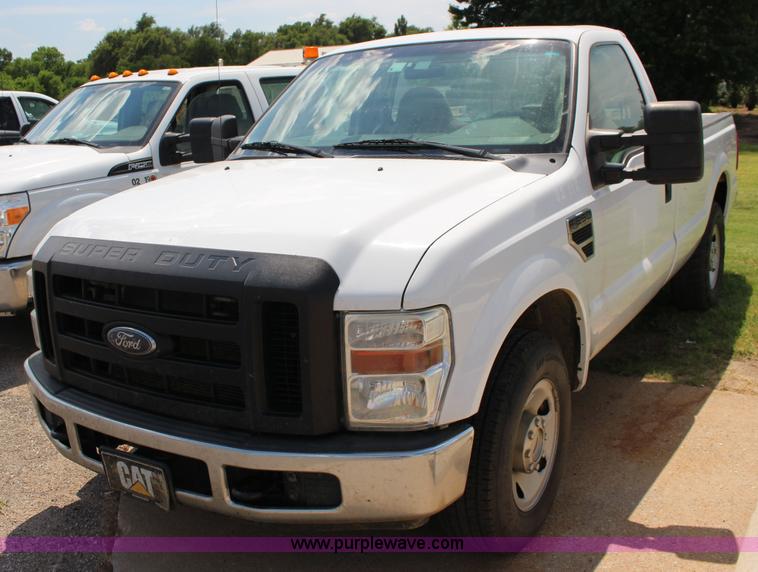 image for item F7916 2009 Ford F250 XL pickup truck