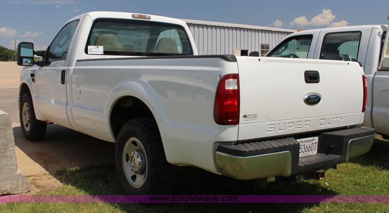 image for item F7916 2009 Ford F250 XL pickup truck