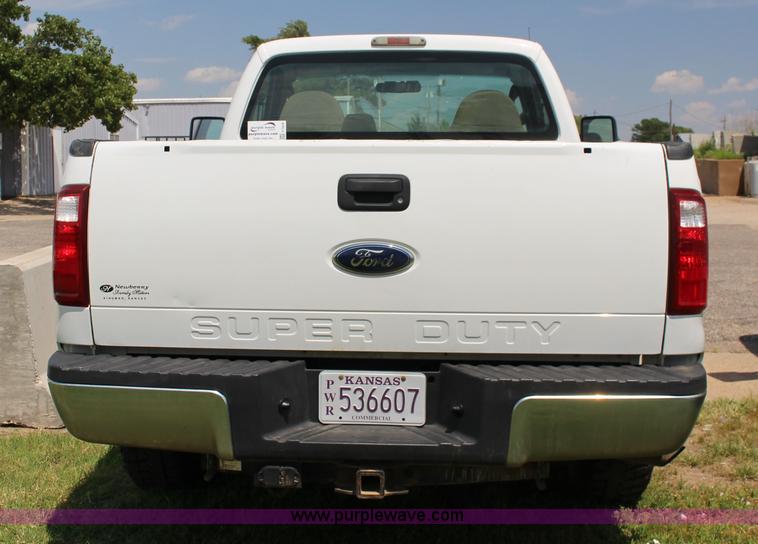 image for item F7916 2009 Ford F250 XL pickup truck