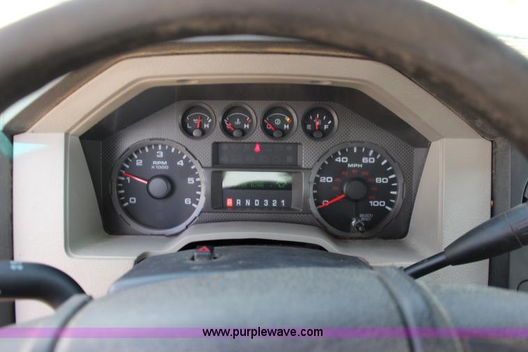 image for item F7916 2009 Ford F250 XL pickup truck