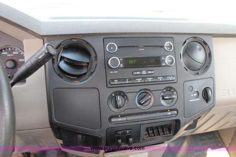 image for item F7916 2009 Ford F250 XL pickup truck