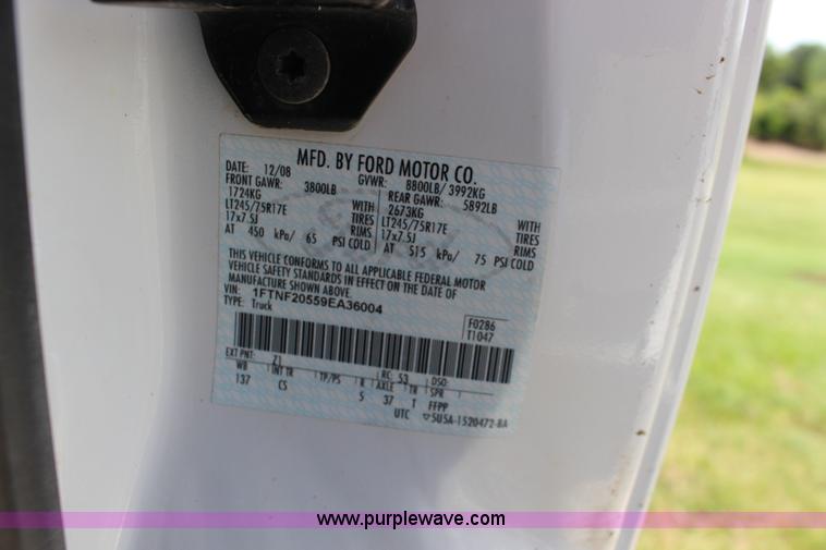 image for item F7916 2009 Ford F250 XL pickup truck