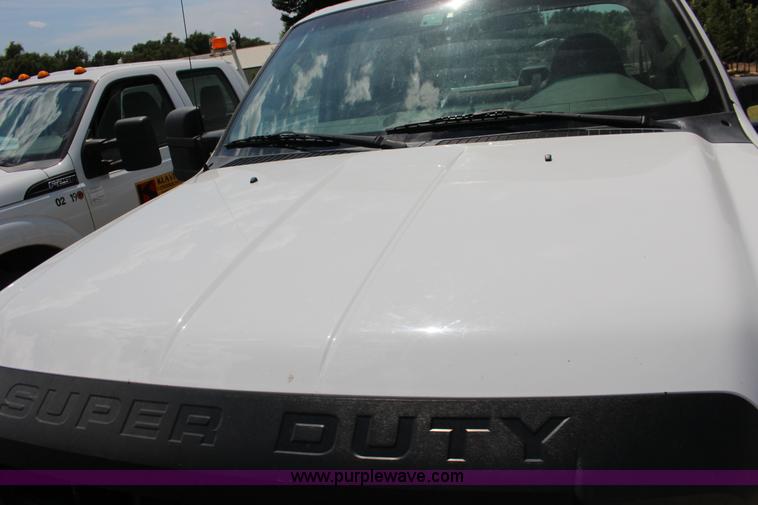 image for item F7916 2009 Ford F250 XL pickup truck