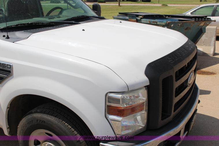 image for item F7916 2009 Ford F250 XL pickup truck