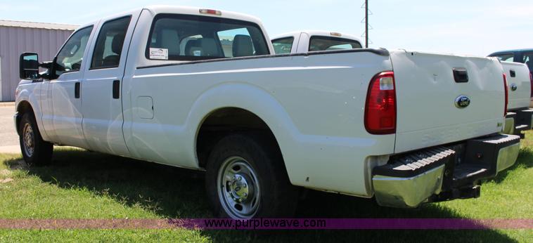image for item F7992 2011 Ford F250 Super Duty Crew Cab pickup truck