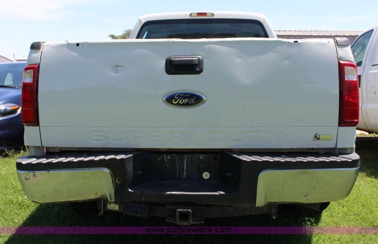 image for item F7992 2011 Ford F250 Super Duty Crew Cab pickup truck
