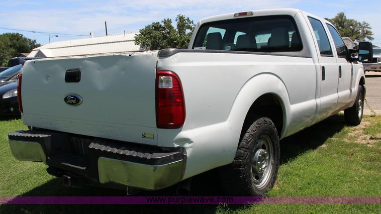 image for item F7992 2011 Ford F250 Super Duty Crew Cab pickup truck
