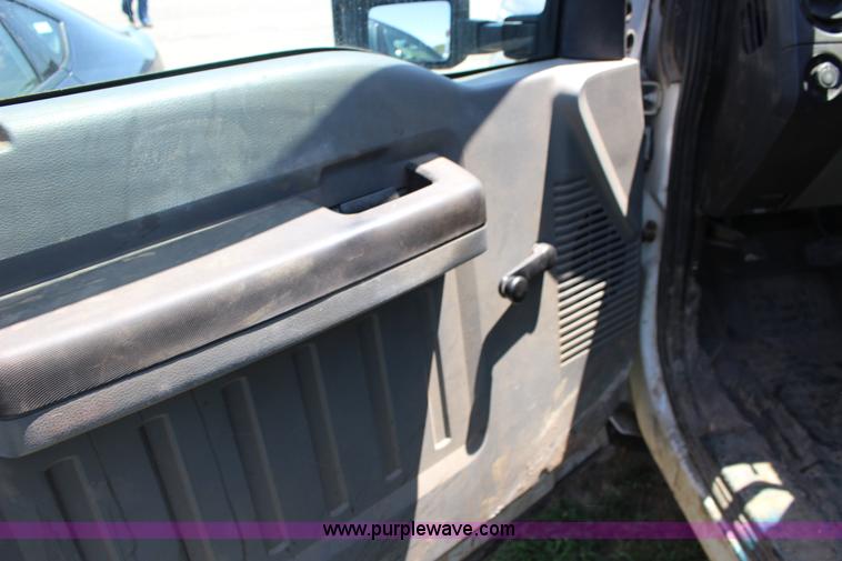 image for item F7992 2011 Ford F250 Super Duty Crew Cab pickup truck