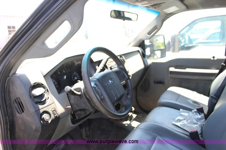 image for item F7992 2011 Ford F250 Super Duty Crew Cab pickup truck