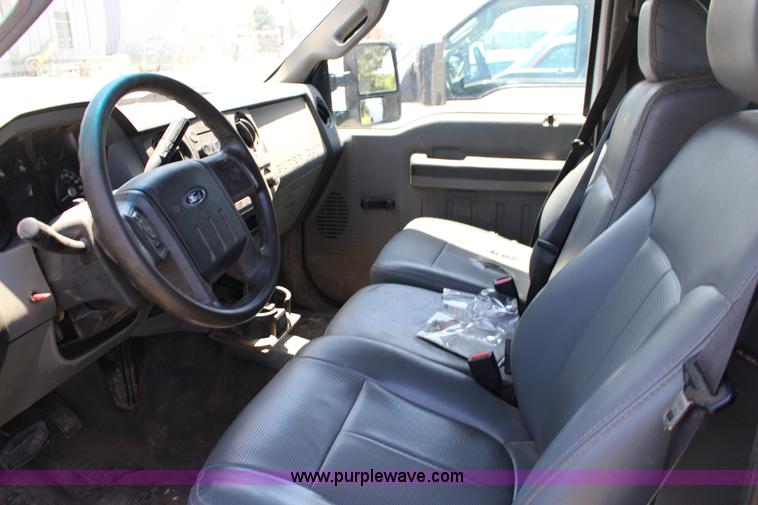 image for item F7992 2011 Ford F250 Super Duty Crew Cab pickup truck