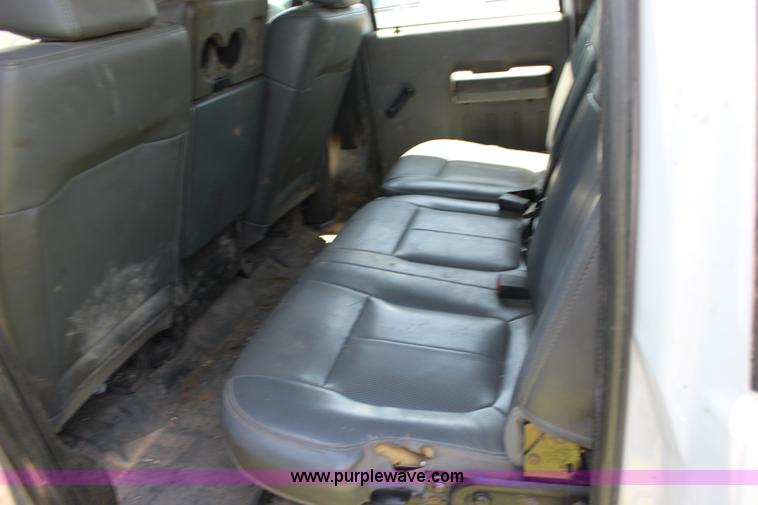 image for item F7992 2011 Ford F250 Super Duty Crew Cab pickup truck