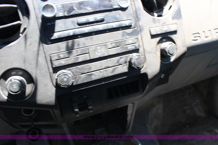 image for item F7992 2011 Ford F250 Super Duty Crew Cab pickup truck