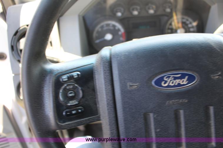image for item F7992 2011 Ford F250 Super Duty Crew Cab pickup truck
