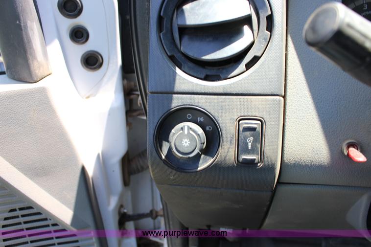 image for item F7992 2011 Ford F250 Super Duty Crew Cab pickup truck