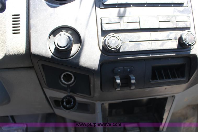 image for item F7992 2011 Ford F250 Super Duty Crew Cab pickup truck