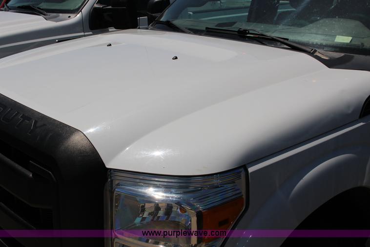 image for item F7992 2011 Ford F250 Super Duty Crew Cab pickup truck