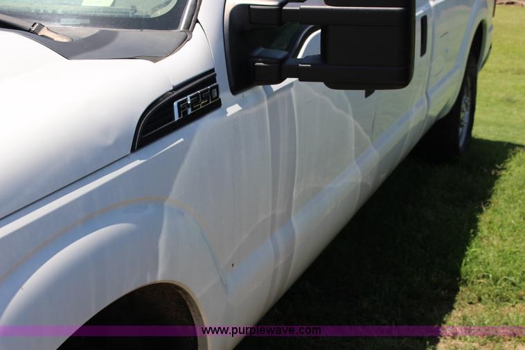 image for item F7992 2011 Ford F250 Super Duty Crew Cab pickup truck