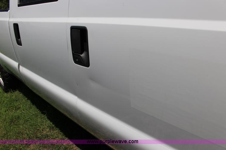 image for item F7992 2011 Ford F250 Super Duty Crew Cab pickup truck