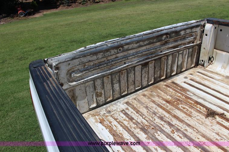 image for item F7992 2011 Ford F250 Super Duty Crew Cab pickup truck