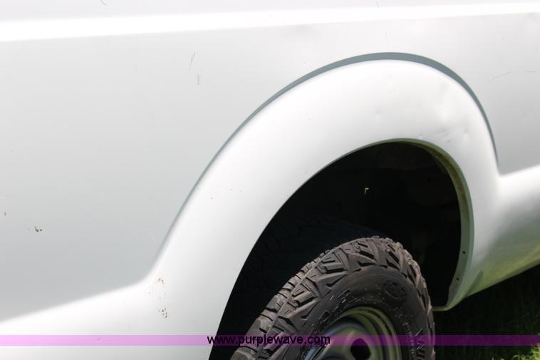 image for item F7992 2011 Ford F250 Super Duty Crew Cab pickup truck